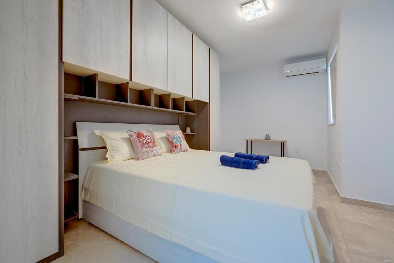Modern 2Br Apartment In Central St Julian'S Saint Julian's Exterior photo
